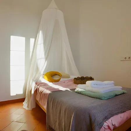 וילה Son Pere - A Hilltop Hideaway With Soul פרריאס